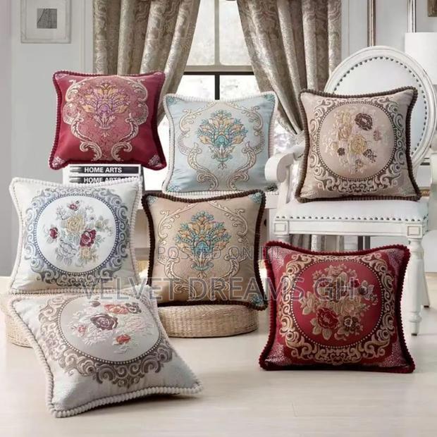 Beautiful Decorative Pillow Pair Comfort Style · Photo 1