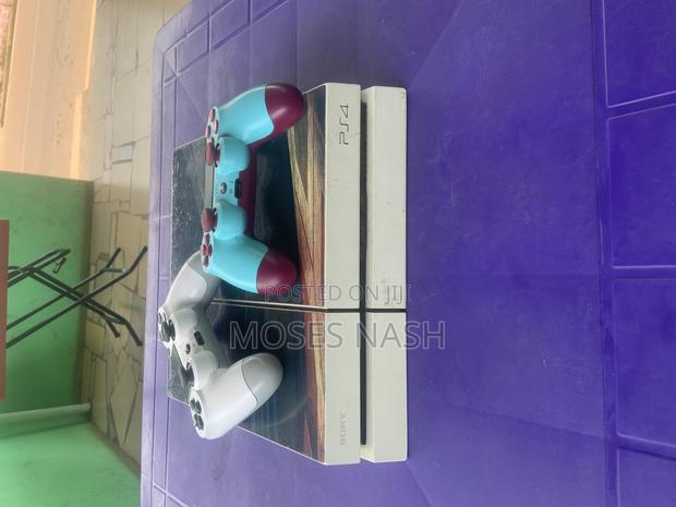 Play Station 4 · Photo 1