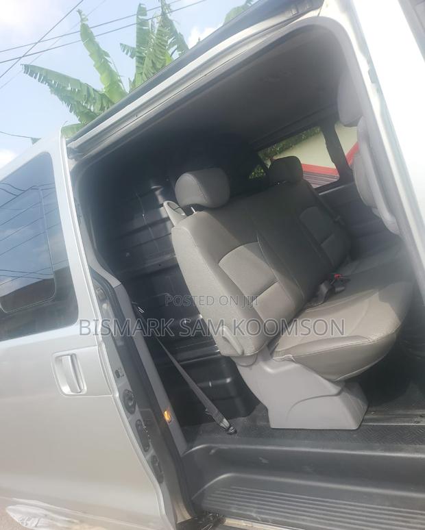 Hyundai Starex 2015 Silver · Photo 5