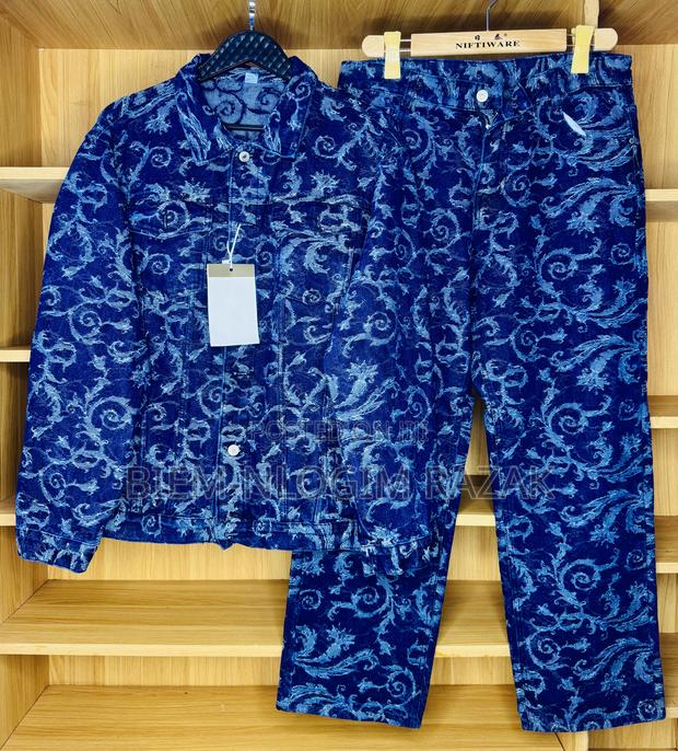 Original Jeans Top N Down Available in Stock · Photo 2