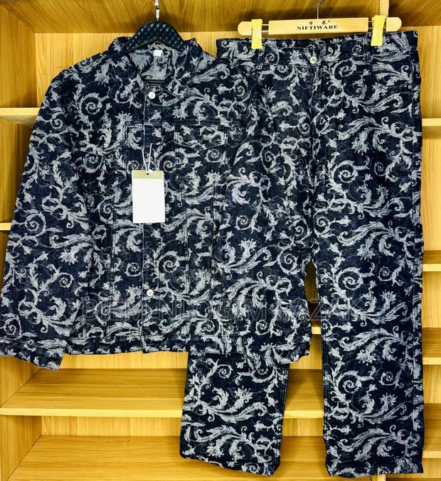 Original Jeans Top N Down Available in Stock · Photo 3