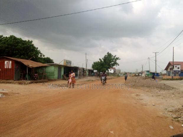 6bdrm House in School Junction for sale · Photo 2