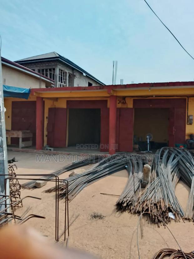 6bdrm House in School Junction for sale · Photo 1