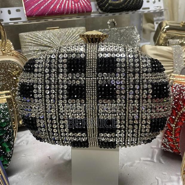 Elegant Black Silver Stone Clutch Bag · Photo 1