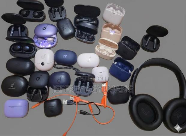 JBL and Soundcore Earbuds · Photo 3