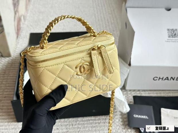 Demure Chanel Cross Bag Mini Size · Photo 1