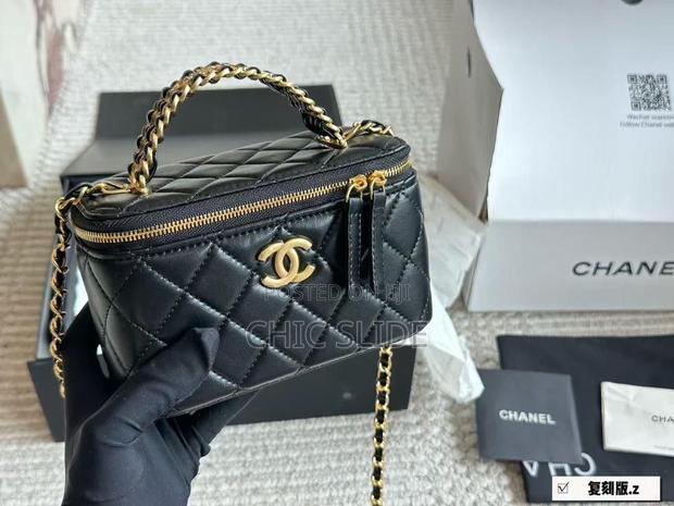 Demure Chanel Cross Bag Mini Size · Photo 4