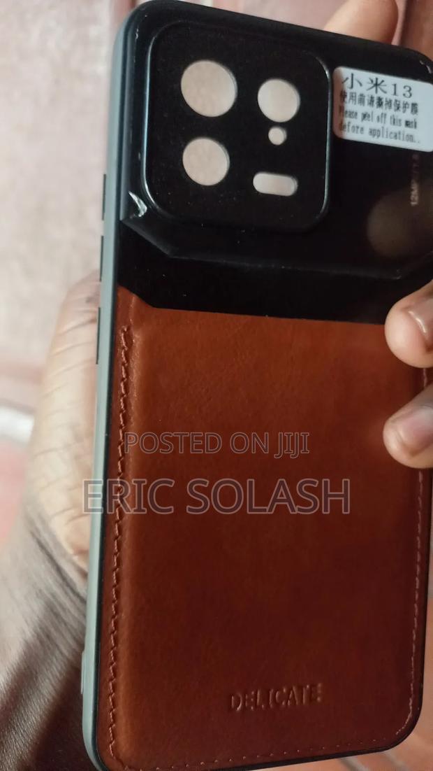Xiaomi 13 5g Leather Case · Photo 2