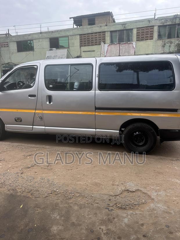 Toyota HiAce 2008 Silver
