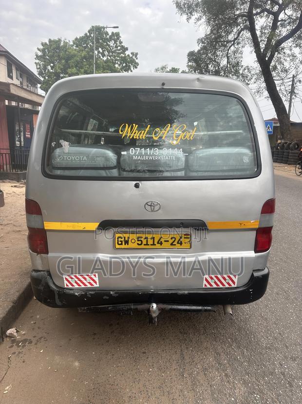 Toyota HiAce 2008 Silver · Photo 5