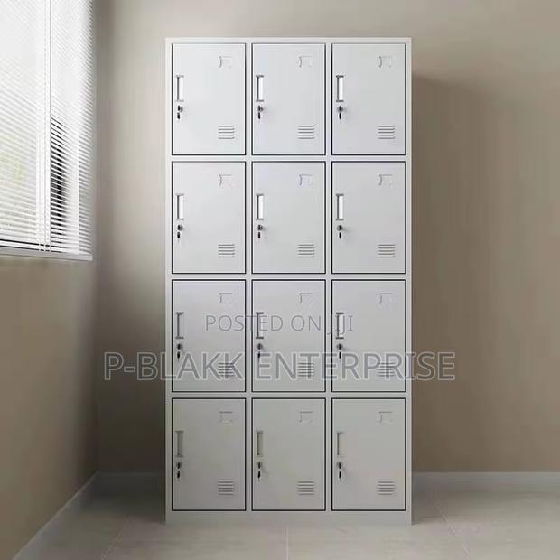 Office Locker Cabinet 12 Doors/ 12 Lockers · Photo 2