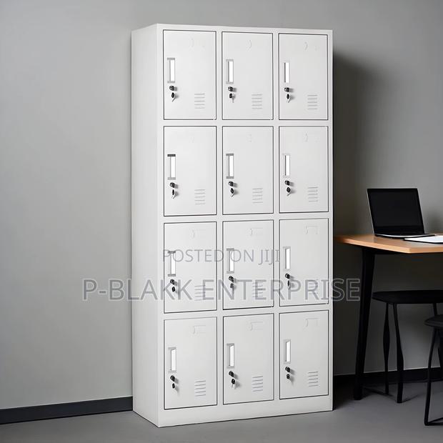 Office Locker Cabinet 12 Doors/ 12 Lockers · Photo 3