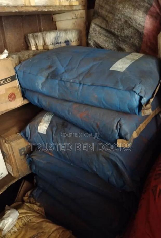 Blue Iron Oxide Color Pigment for Concrete Works · Photo 1