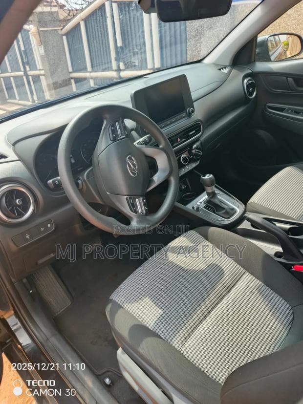 Hyundai Kona SE 2023 Black · Photo 7