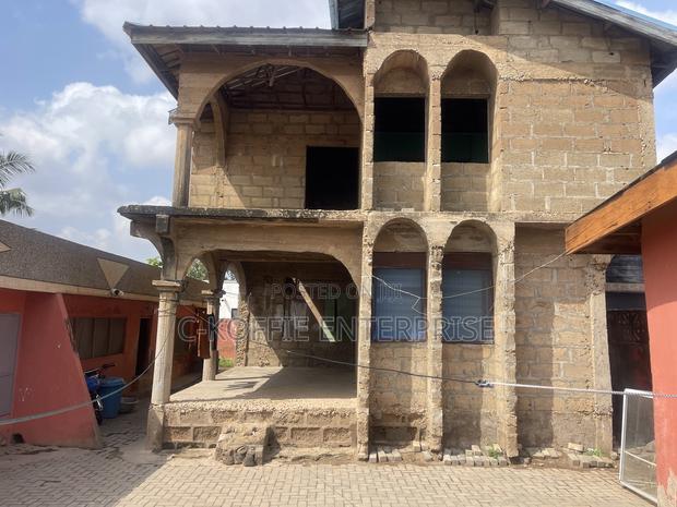 5bdrm House in Achimota for sale · Photo 1