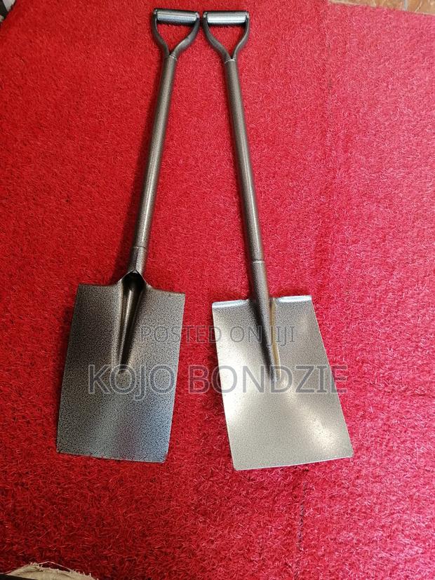 Spade And Shovel · Photo 3