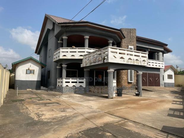 8bdrm Mansion in Acp Kwabenya, Ga East Municipal for sale · Photo 2