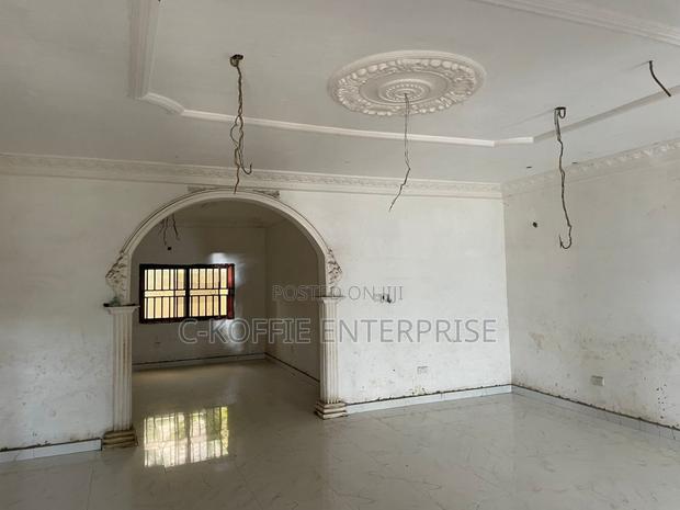 8bdrm Mansion in Acp Kwabenya, Ga East Municipal for sale · Photo 8