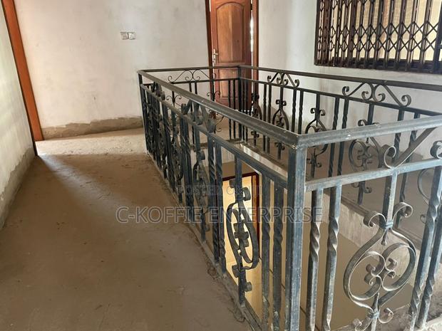 8bdrm Mansion in Acp Kwabenya, Ga East Municipal for sale · Photo 5