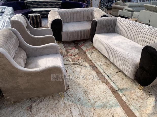 Royal Comfort Sofa Set · Photo 1