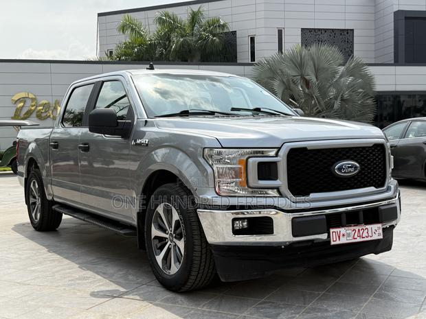 Ford F-150 2020 Silver · Photo 2