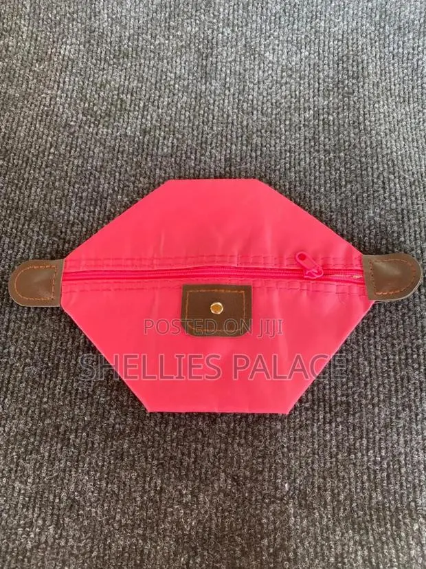 Portable Cosmetic Bag for Women Colorful Waterproof · Photo 1