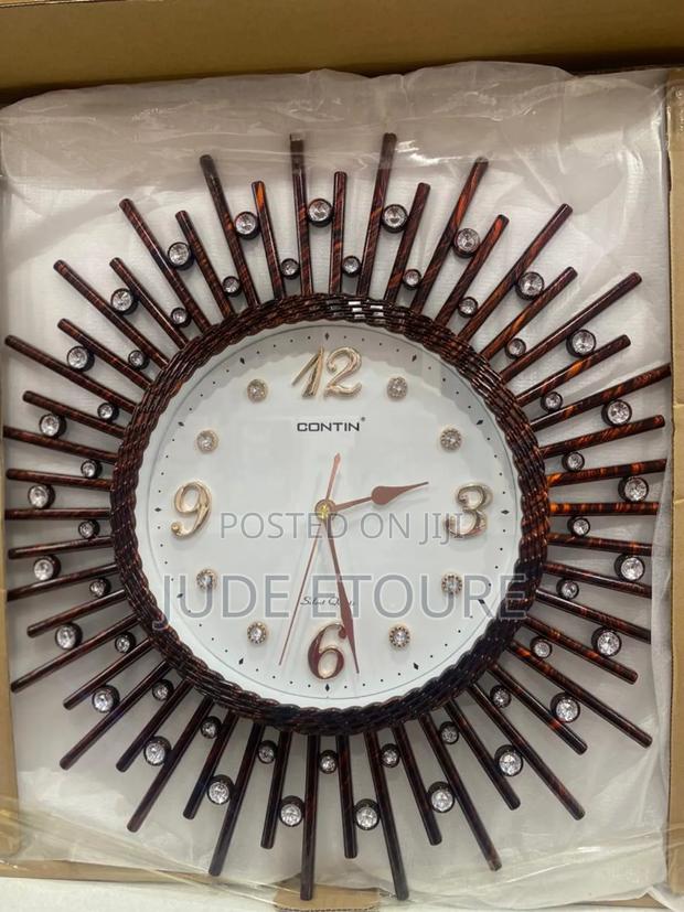 Wall Clock · Photo 1