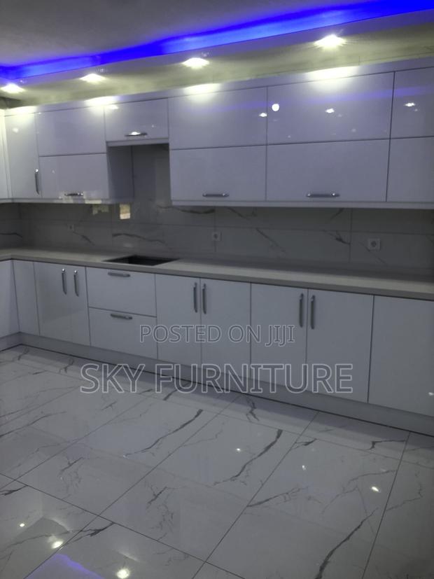 Modern Design: Rich Textured Veneer for an Attractive Look · Photo 1