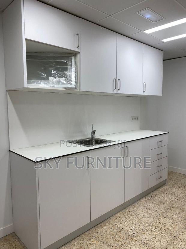 Modern Design: Rich Textured Veneer for an Attractive Look · Photo 3