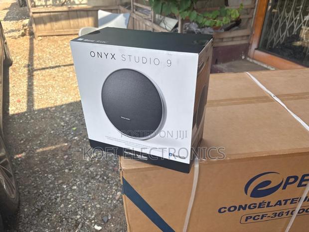Onyx Studio 9 Authoritative, Bass-Loaded Speaker · Photo 1