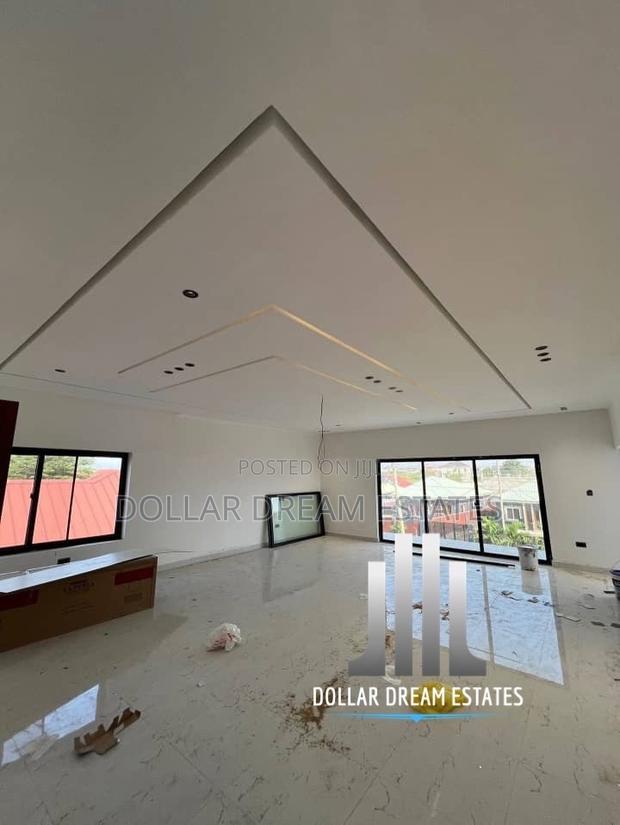 4bdrm House in Lake Side Estate for sale · Photo 7