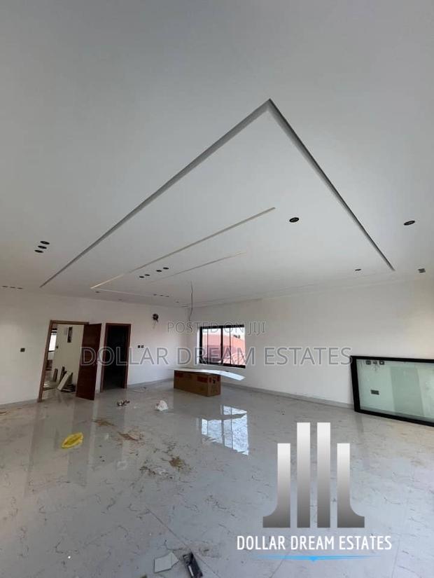 4bdrm House in Lake Side Estate for sale · Photo 8