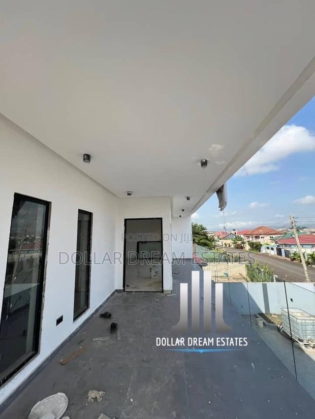 4bdrm House in Lake Side Estate for sale · Photo 6