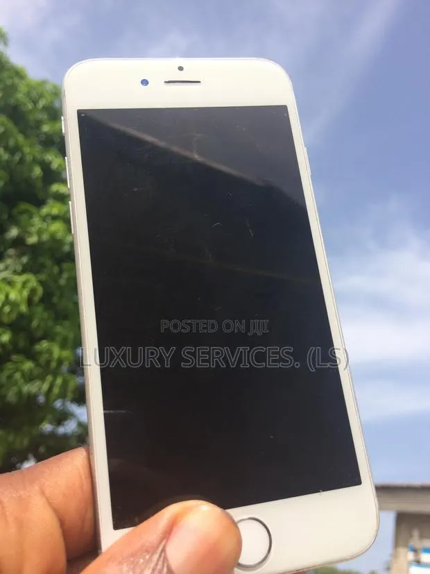 Apple iPhone 6 32 GB White · Photo 1