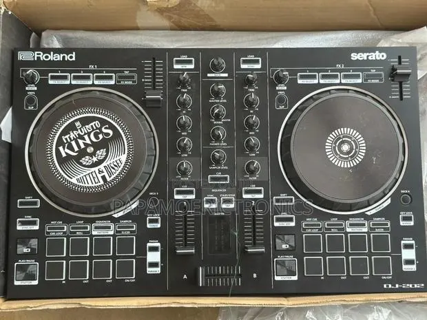 Roland Dj-202 Serato Dj Controller 2-Channel · Photo 1