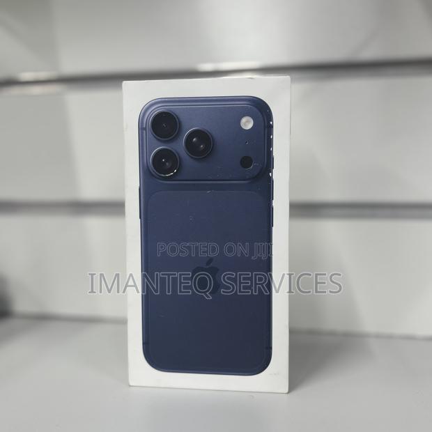 New Apple iPhone 17 Pro 256 GB Blue · Photo 1