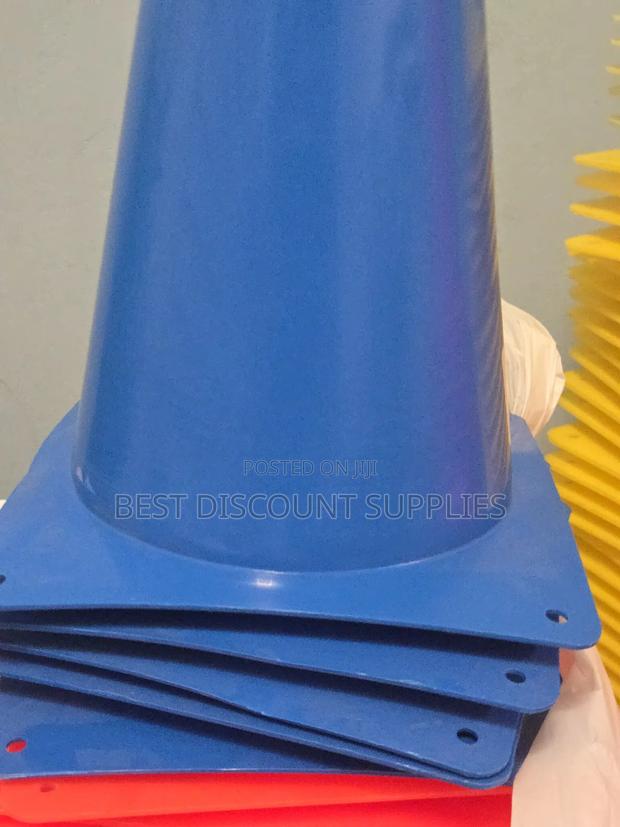 Excellent Quality Sports Training Agility Cones 32cm · Photo 3