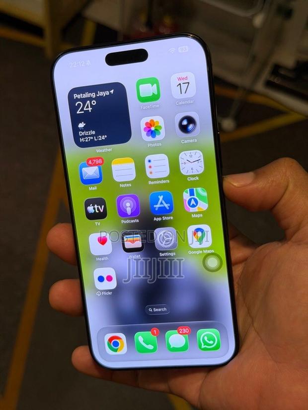 Apple iPhone 16 Pro Max 512 GB Black · Photo 2