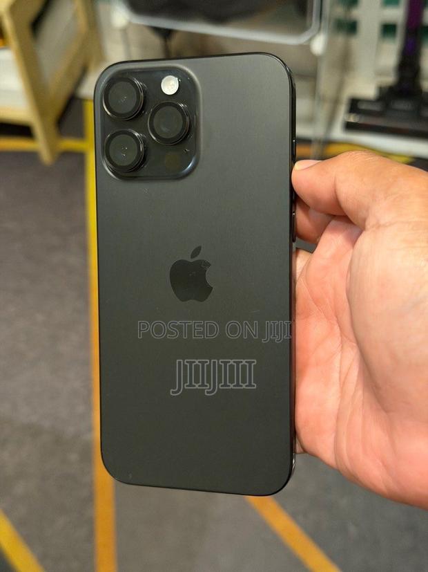 Apple iPhone 16 Pro Max 512 GB Black · Photo 1