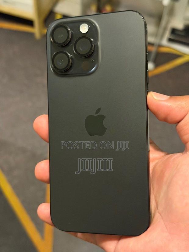 Apple iPhone 16 Pro Max 512 GB Black · Photo 3