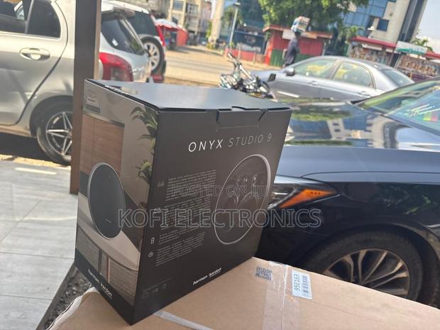 Onyx Studio 9 Full-Bodied, Sound-Rich Performer · Photo 1