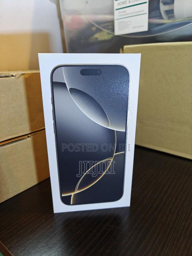 Apple iPhone 16 Pro Max 256 GB Gold · Photo 1