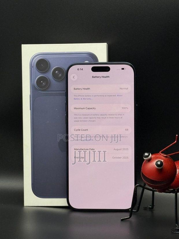 Apple iPhone 17 Pro Max 256 GB Blue · Photo 1
