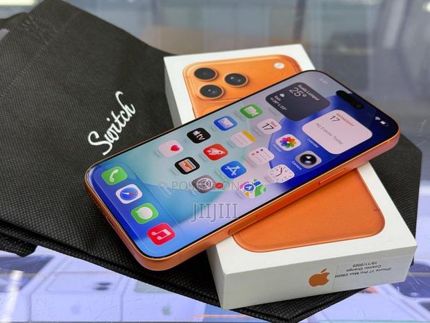 Apple iPhone 17 Pro Max 512 GB Orange · Photo 3