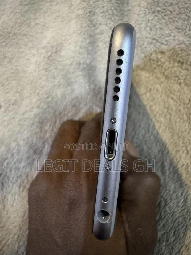 Apple iPhone 6 16 GB Silver · Photo 4