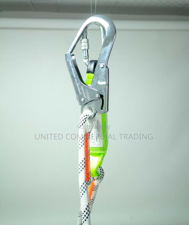 Fall Arrest Lanyard Single & Energy Absorber · Photo 3