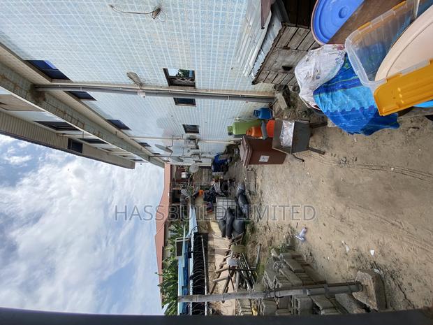 Road Side Commercial Building · Photo 3