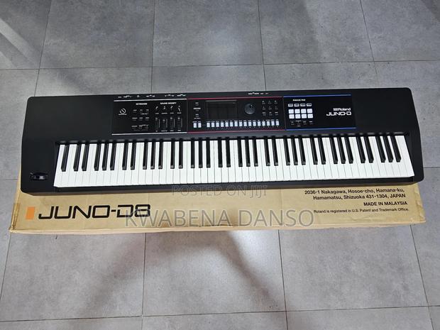 Roland Juno-D8 88-Key Synthesizer Keyboard · Photo 4