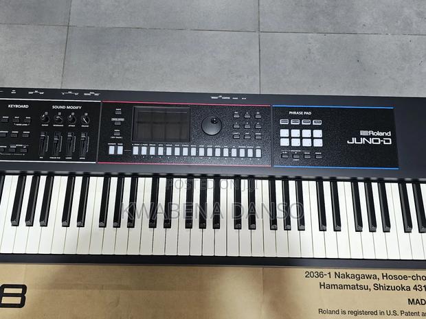 Roland Juno-D8 88-Key Synthesizer Keyboard · Photo 7