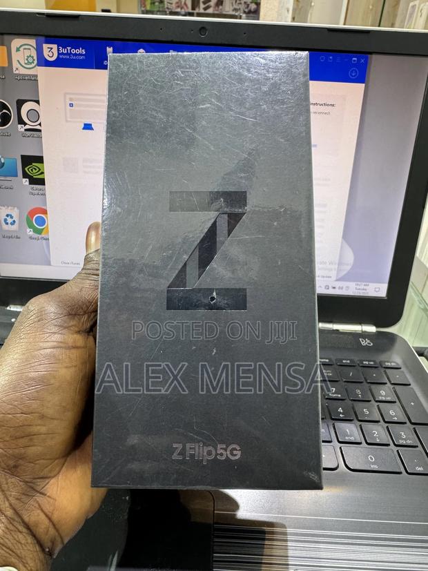 New Samsung Galaxy Z Flip 256 GB White · Photo 1